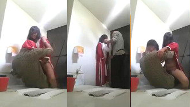 Desi Lover Roamnce And – Fucking With Bathroom Viral Video
